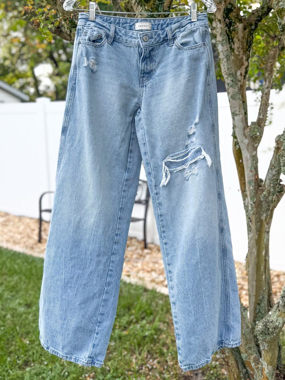 PacSun Casey Low Rise Baggy Distressed Jeans Light Wash Size 25